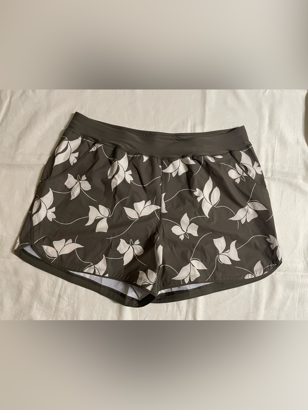 Land's end women’s Gray white Tropical print Swim truck vacation summer